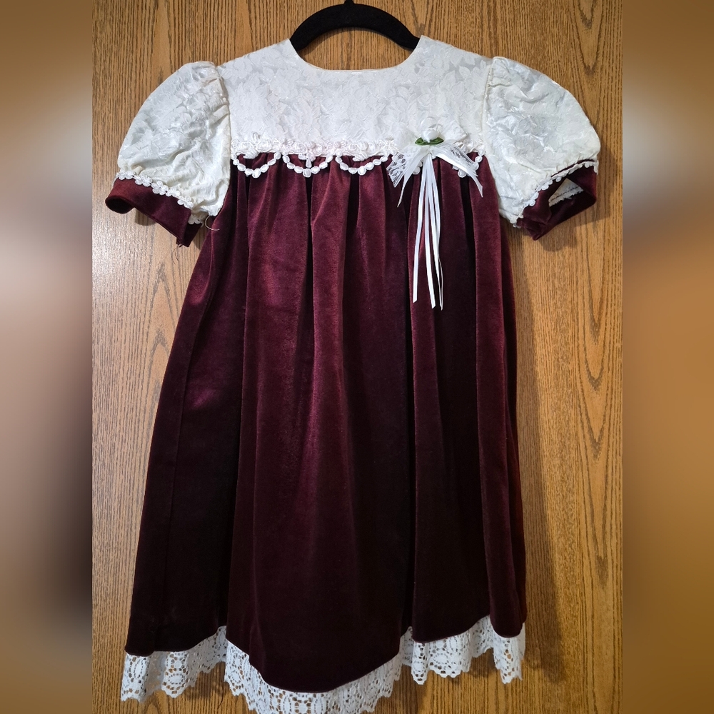 Bonnie Jean Cream Lace Dress Size 6